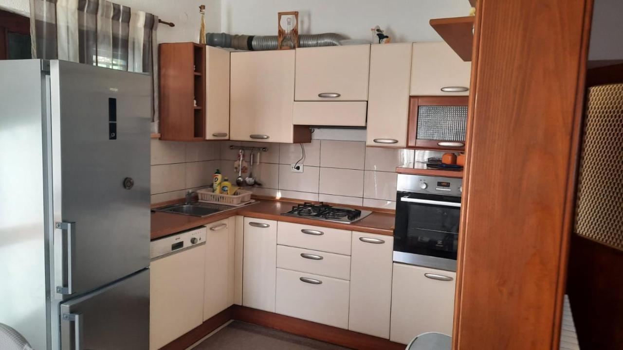 Apartmani Krpeta Pakostane Bagian luar foto