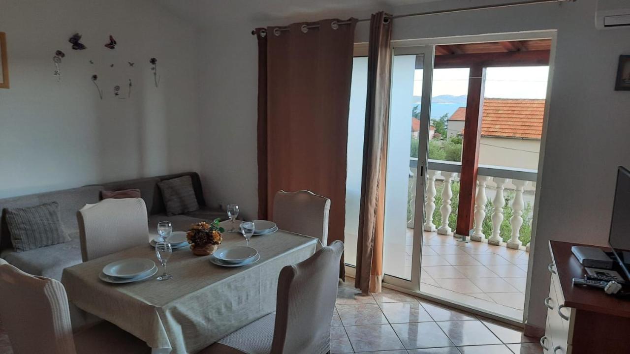 Apartmani Krpeta Pakostane Bagian luar foto