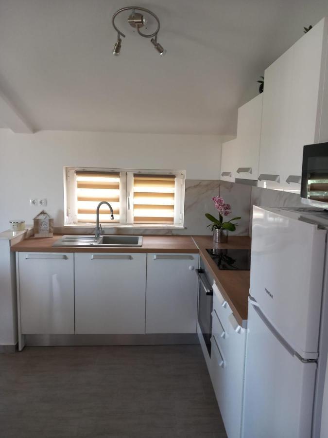 Apartmani Krpeta Pakostane Bagian luar foto