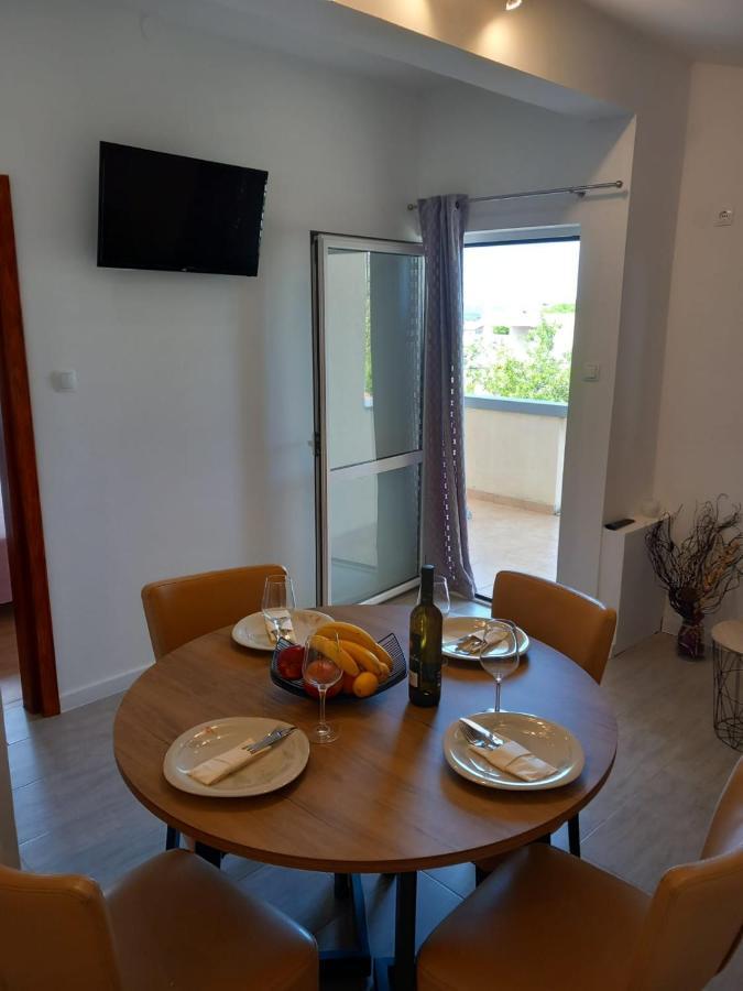 Apartmani Krpeta Pakostane Bagian luar foto