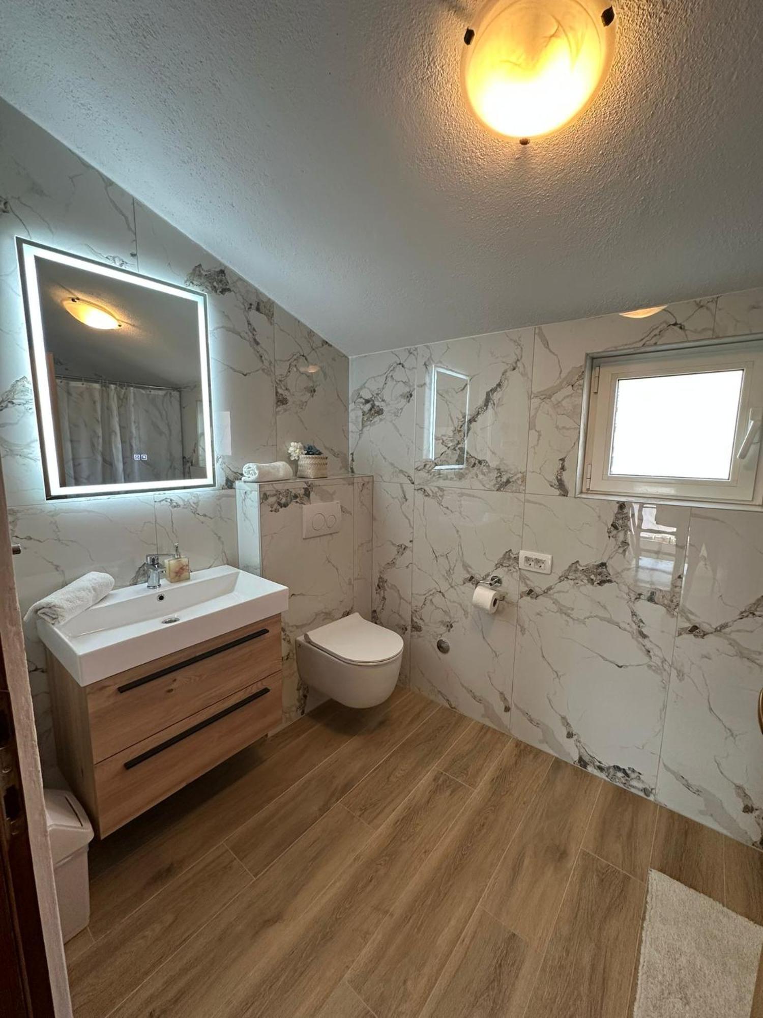 Apartmani Krpeta Pakostane Bagian luar foto